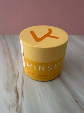 Kinship Insta Swipe Lemon Honey AHA Pads - Yellow Jar